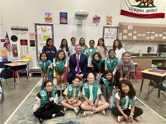 Rep. Peters with a Girl Scout troop he spoke with about government